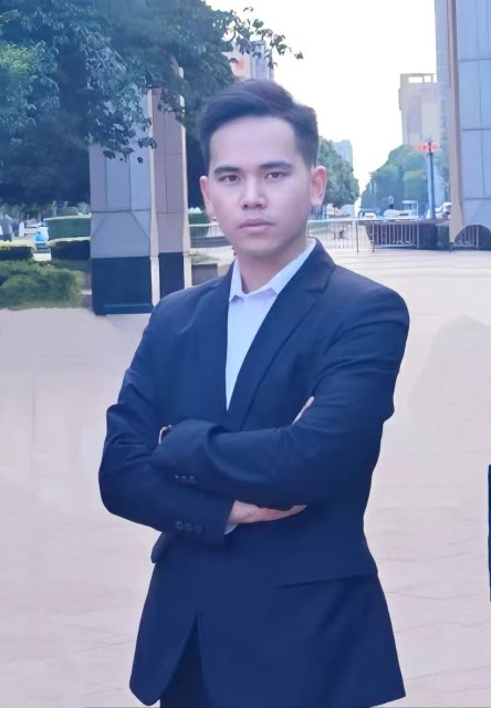 侯文甫个人照片.jpg